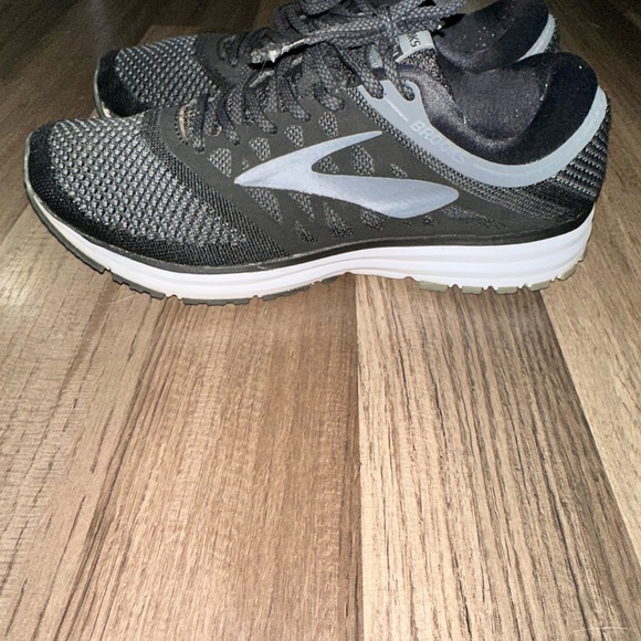 Brooks Revel Black and Gray Running Shoes - Picture 2 of 12